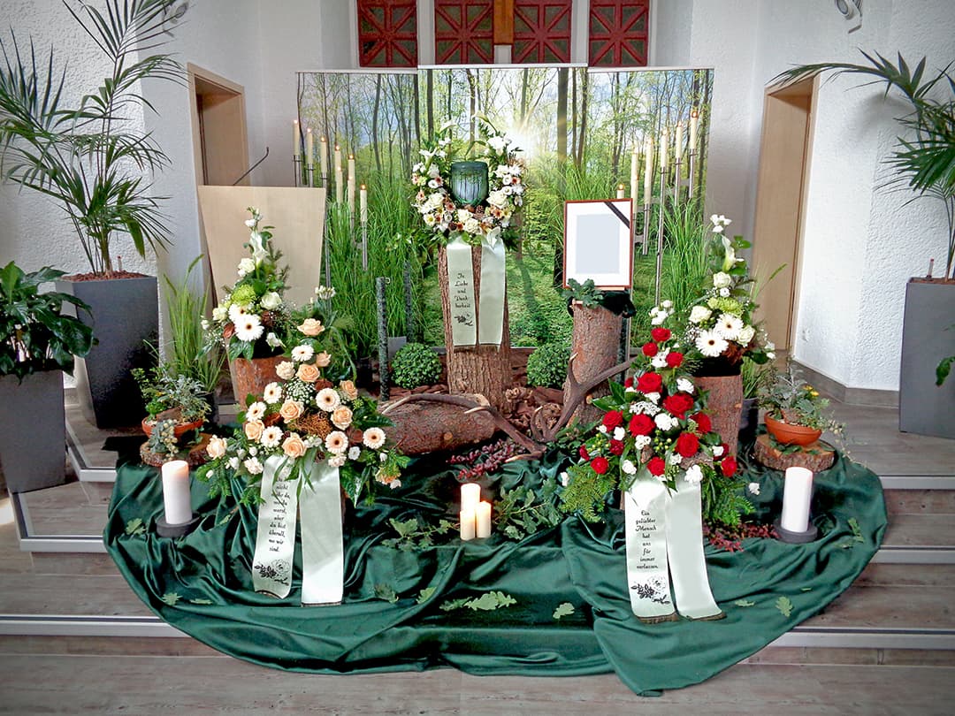 Beerdigung mit schöner Trauerfloristik